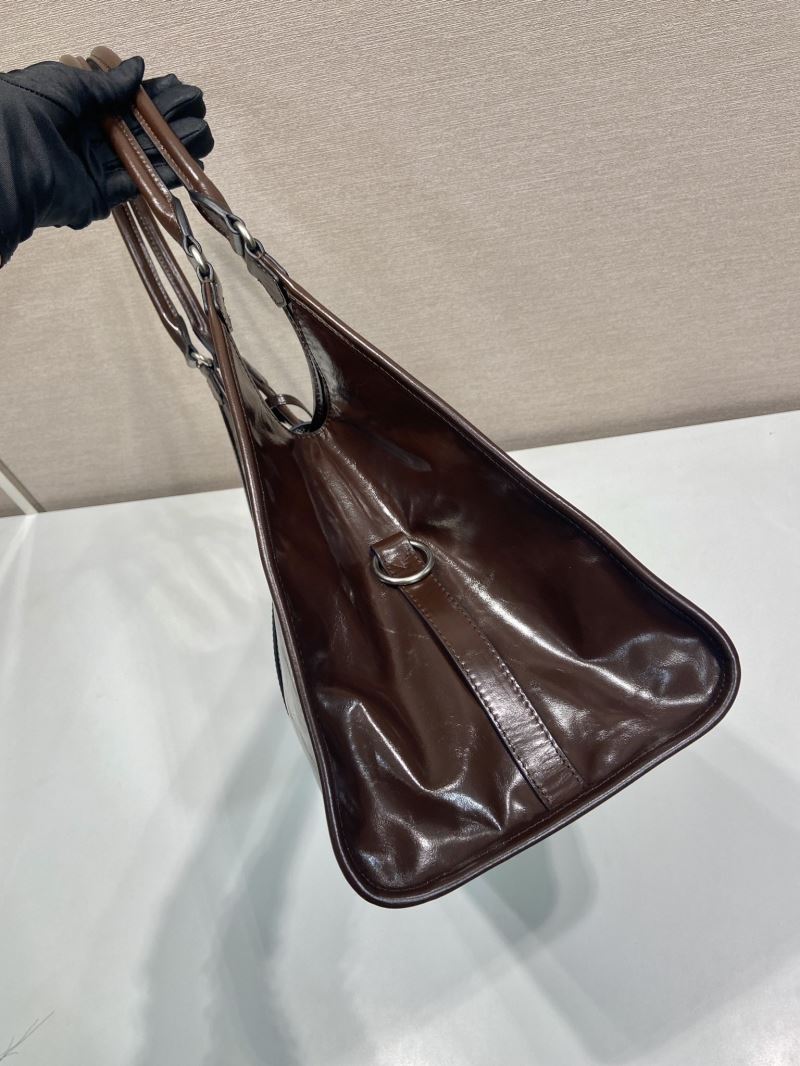 Pra*a hobo bags